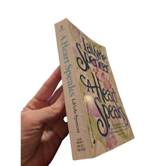 LaVyrle Spencer A HEART SPEAKS Emotional Wounded Hero Romance Jove 0515090395 - Picture 4 of 7